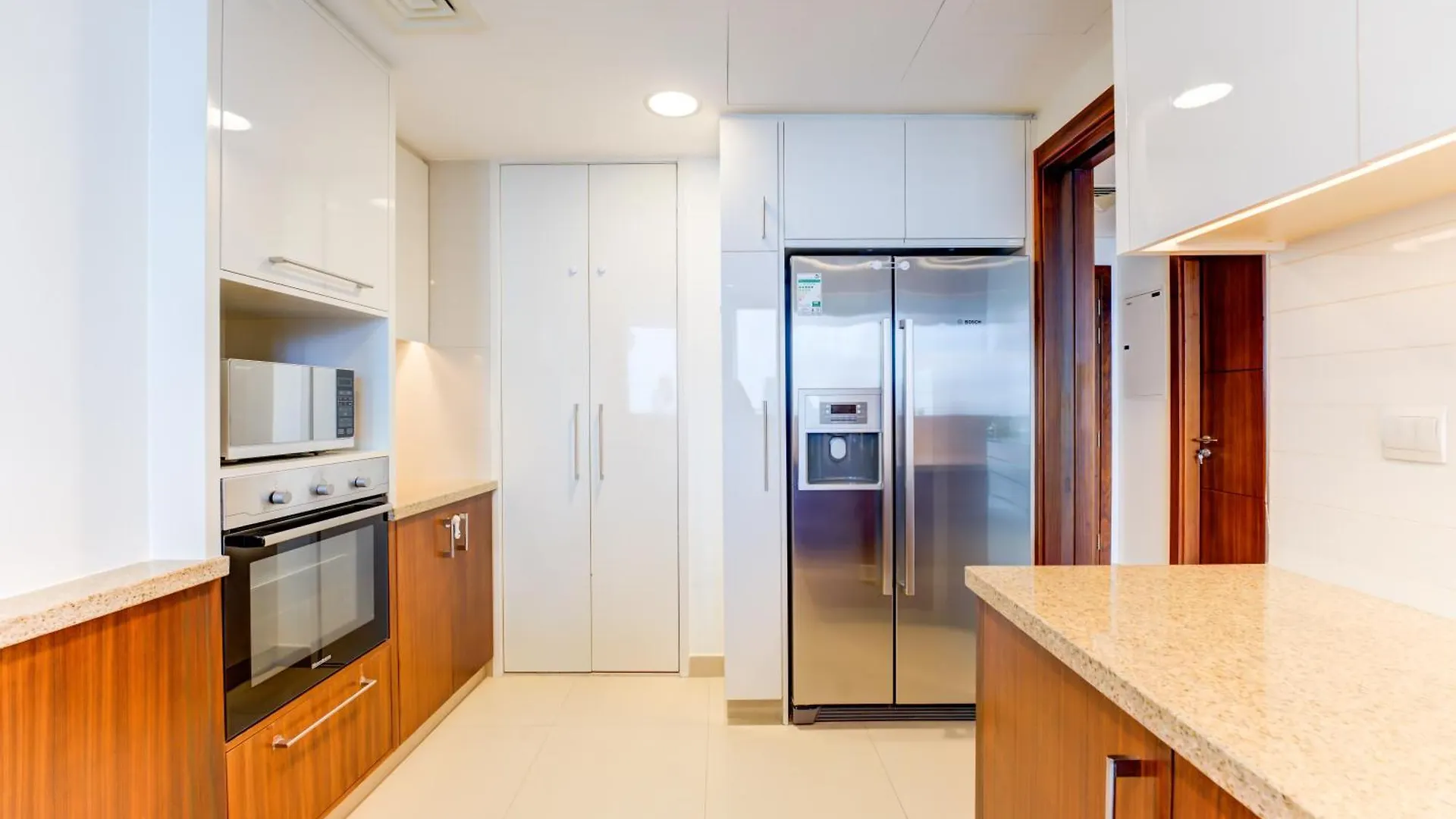 Executive Luxury At Its Finest With Views Of Burj Khalifa Apartment Dubai