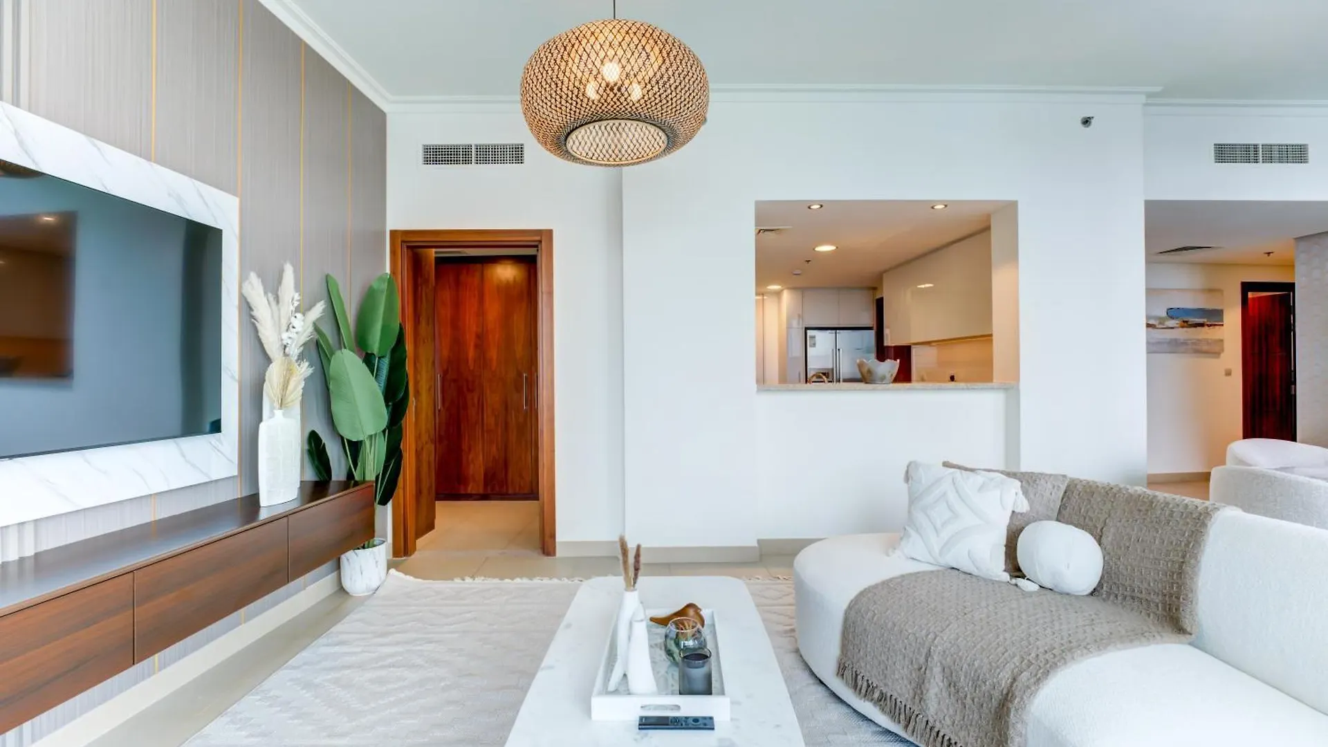 Executive Luxury At Its Finest With Views Of Burj Khalifa Apartment Dubai