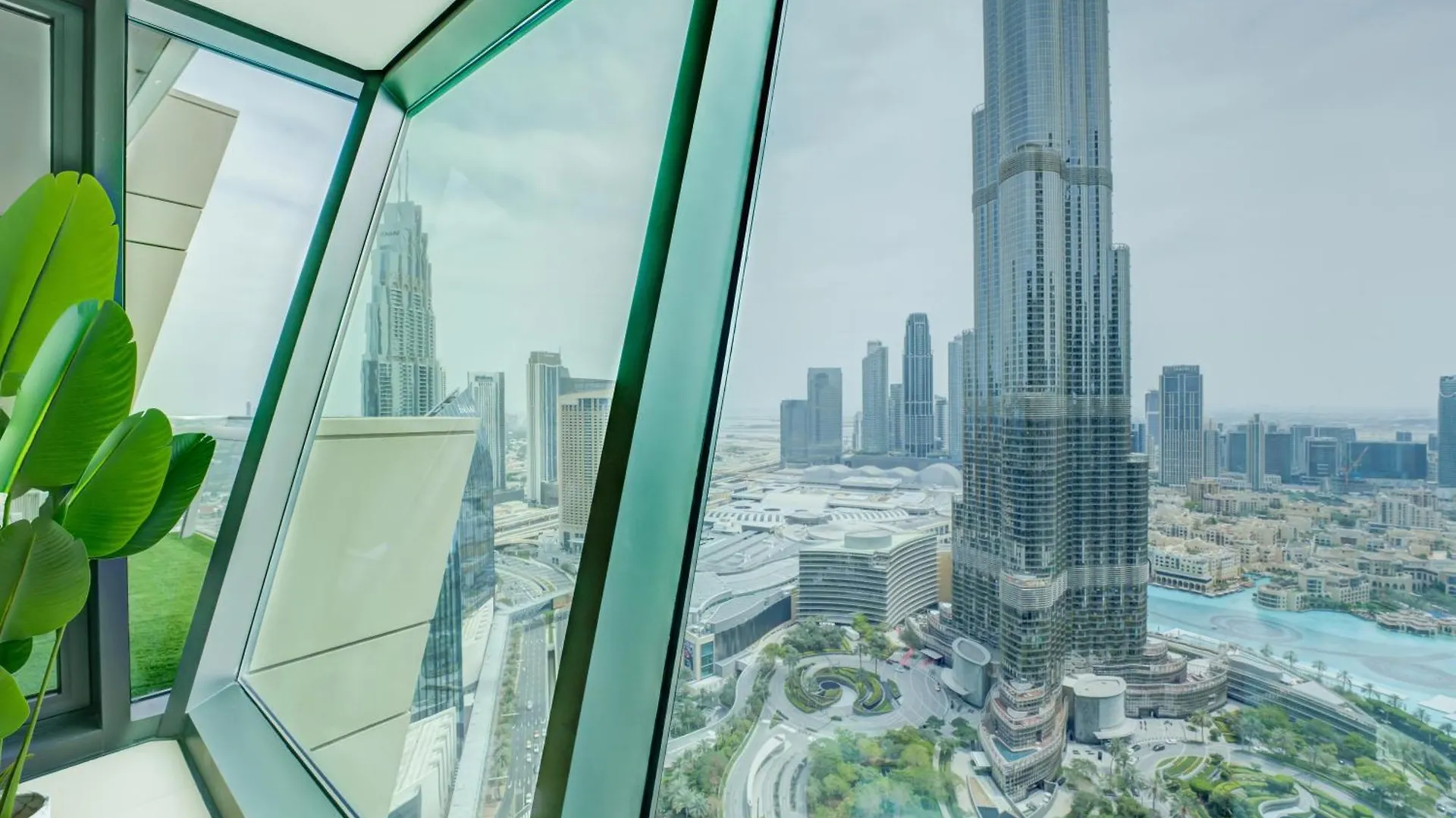 Executive Luxury At Its Finest With Views Of Burj Khalifa Apartment Dubai