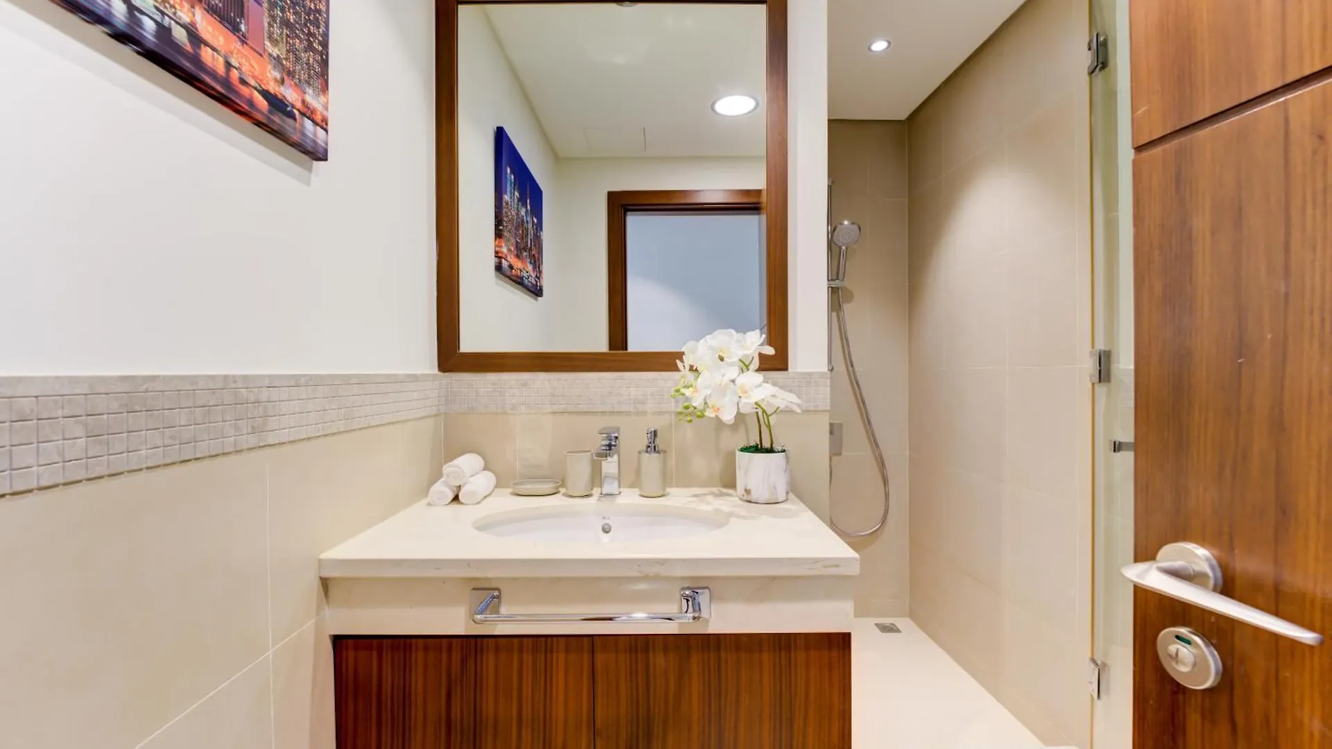 Executive Luxury At Its Finest With Views Of Burj Khalifa Apartment Dubai